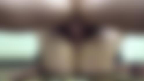 Real estate agent - closing the deal - post hidden image