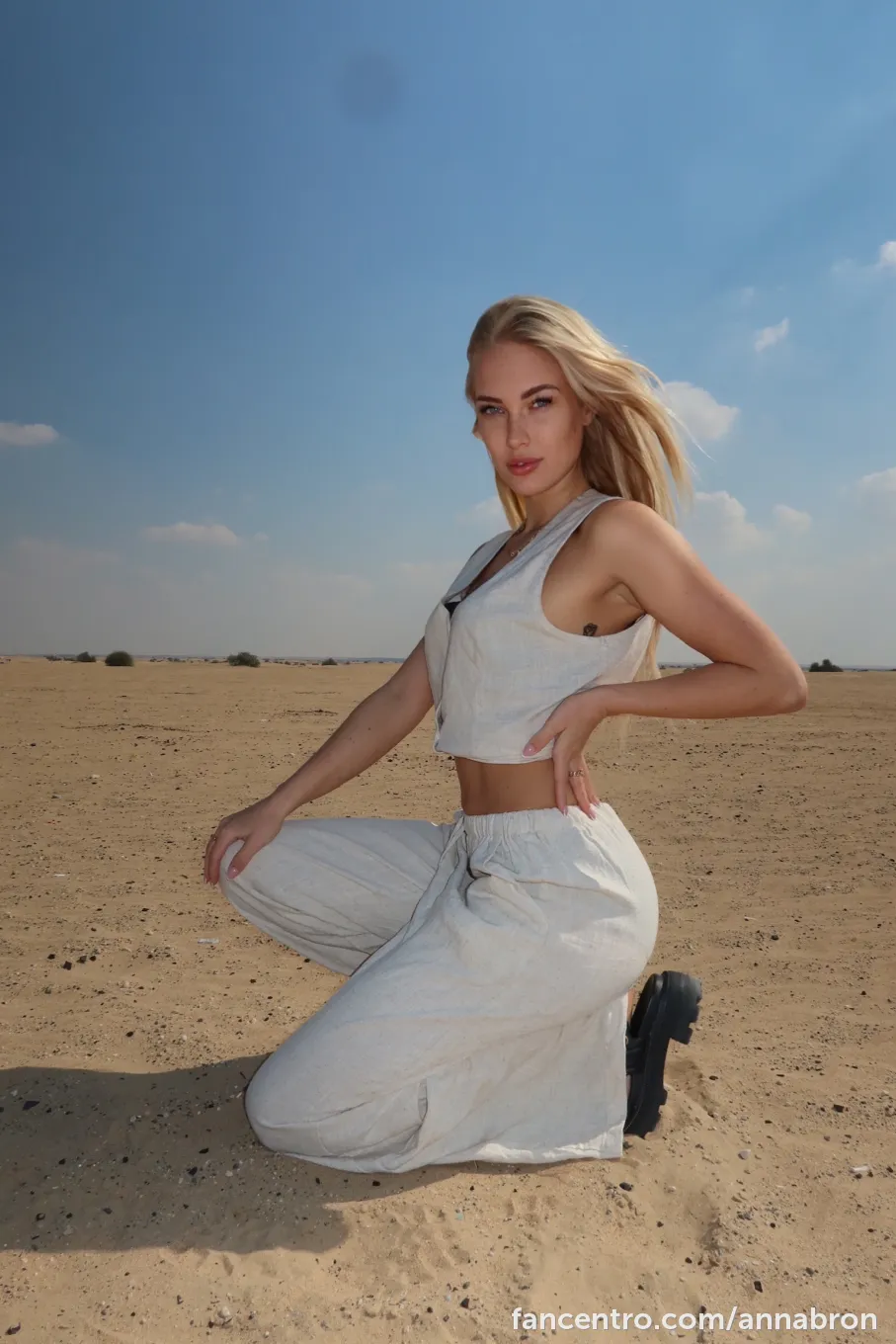 Anna Bron - Histoires privées, vidéos exclusives, messagerie privée -  Fancentro