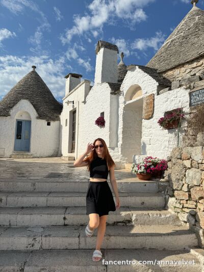 Wil je mijn kleine taille zien huppelen? Ik ben zo vrolijk. ✨😘