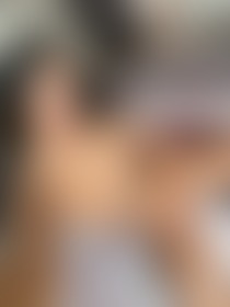 Sat up just enough to ruin your focus🛏️ - post hidden image
