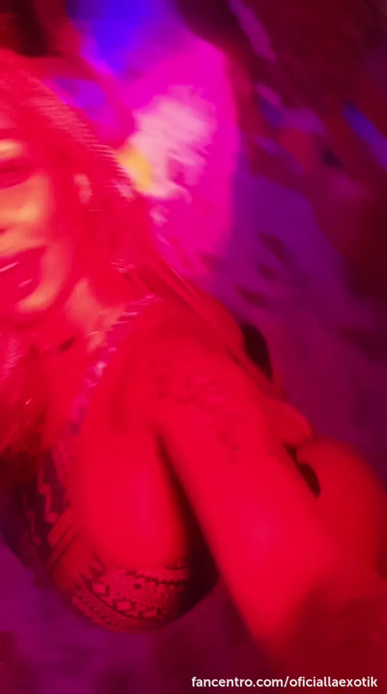 Oficiallaexotikdolls welcomes you to her private cam show