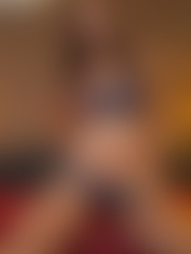 Heerlijk m n kutje vullen met bijna m n hele hand. X - post hidden image