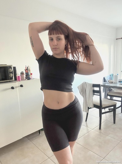 My red hair’s calling, wanna see how wild I am? 🍑💋