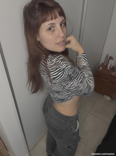 My body’s begging for you, wanna take it slow? 🍑💋