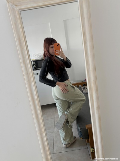 My red hair’s calling, wanna see how wild I am? 🍑💋