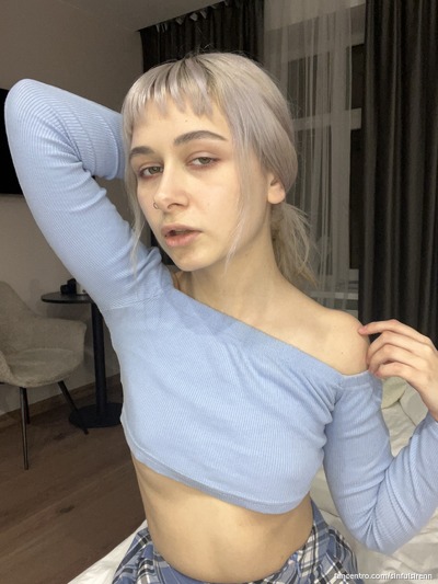 Schattige en mooie milf