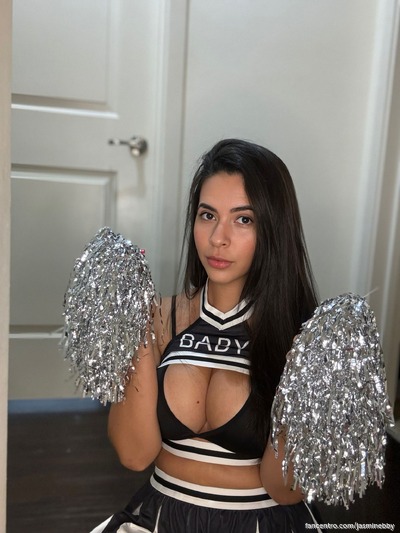 Come play with me. 💖✨