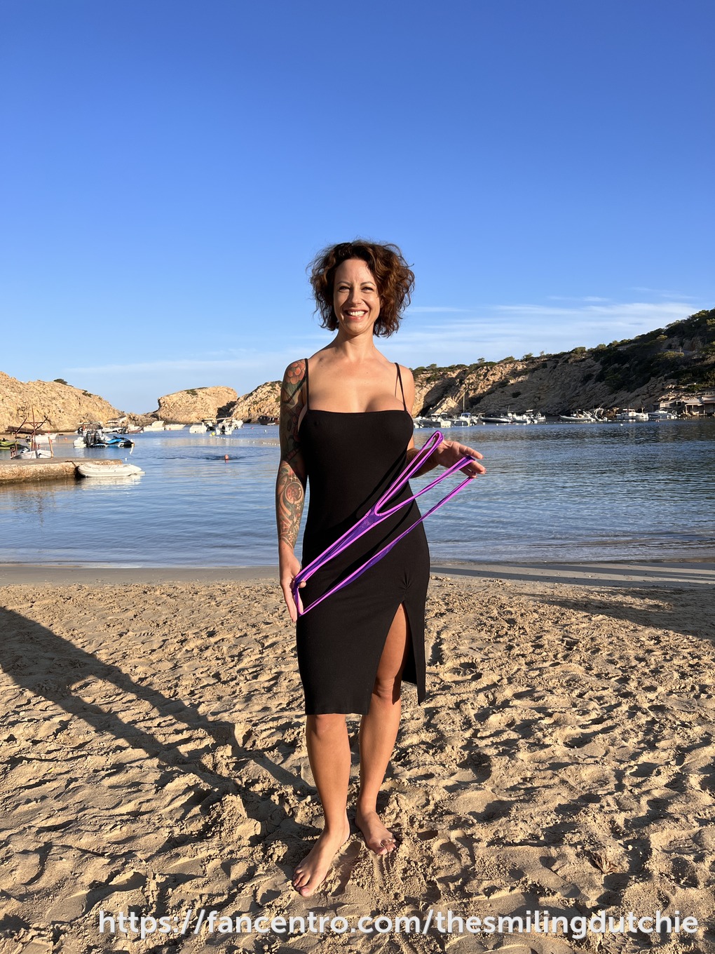 Sling bikini at the beach - Smiling Dutchie - FanCentro