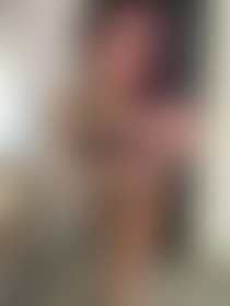 Frame the Flirt 🔥 - post hidden image
