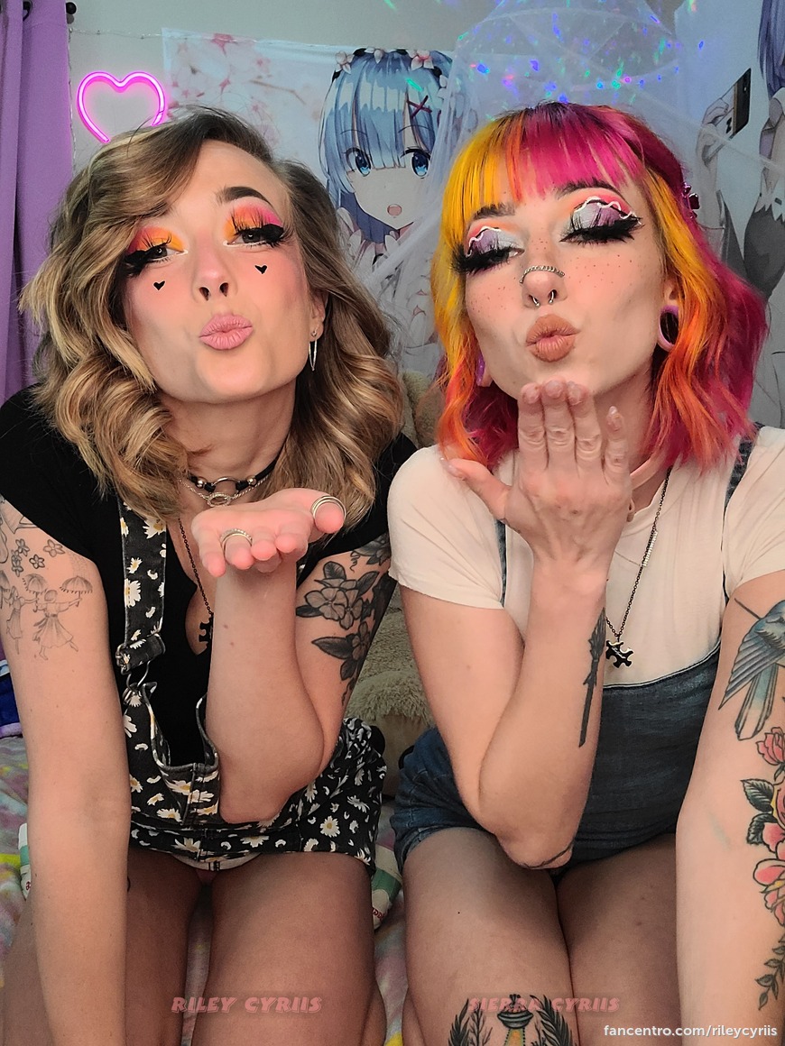 Excuuuuuse me 🥰 Won't you please subscribe so you can watch Sierra and I play dirty with each other? 😘 - post image