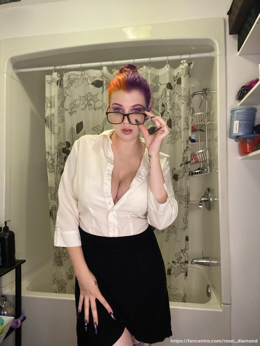 Would you hire me to be your office girl? - post image