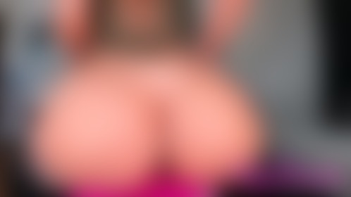 Sexydea flashing ass on webcam - post hidden image