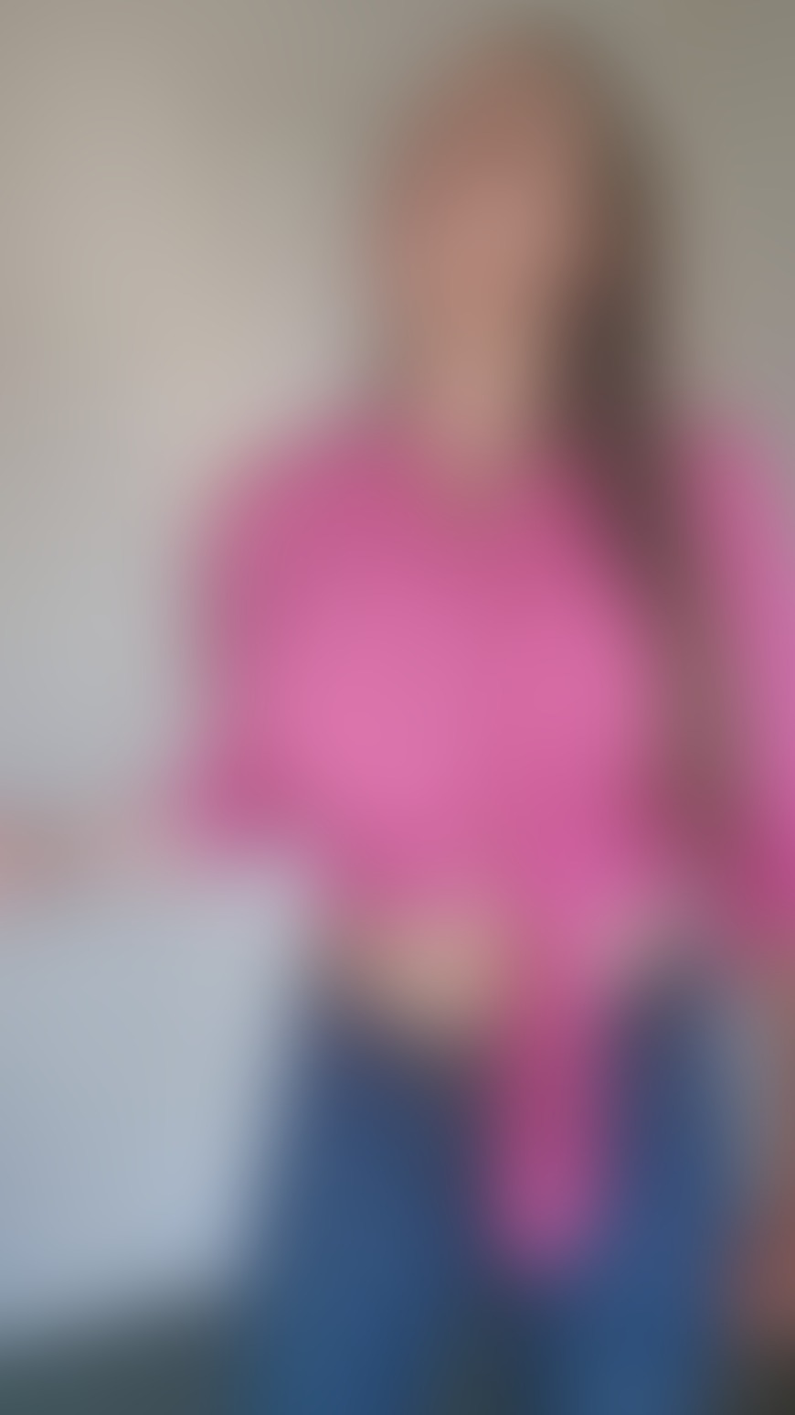 Kan jij raden welke lingerie ik onder mijn outfit aan heb? DM me schat....📩 - post hidden image