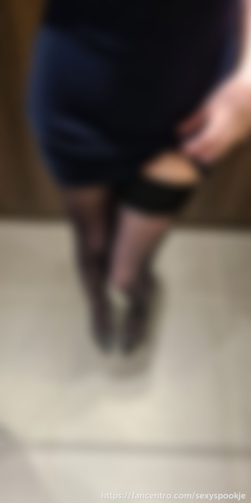 Worship my feet?😈👣 1