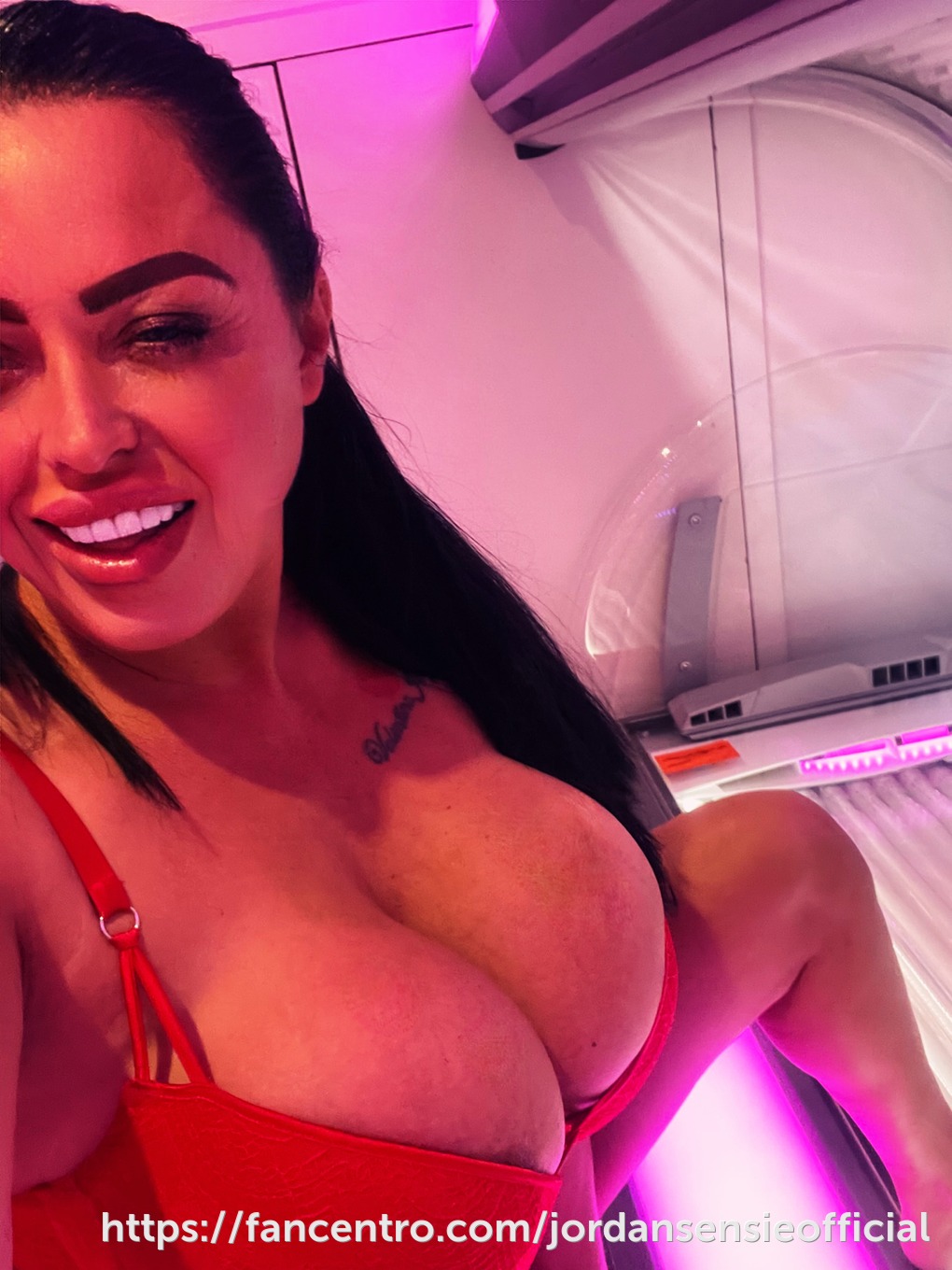 Solarium Time, Wanna see My pussy be a member today! - JordanSensieOfficial  - Fancentro