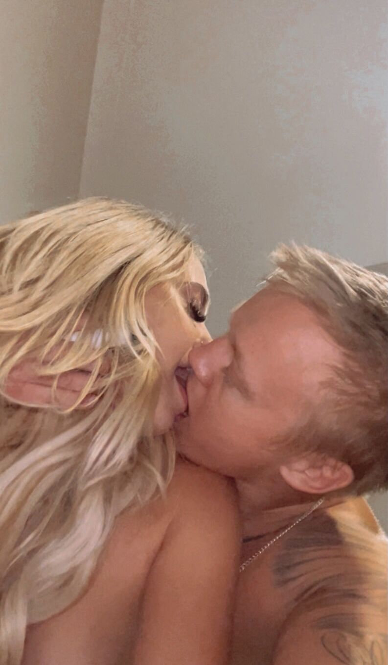 Steamy Missionary Sex Tape - Видео от Kyron & Dani - Fancentro