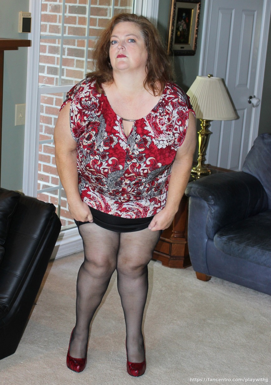 Hot red and black office wear with gartered stockings! - post image 6