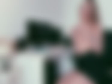 I'd be happy to end your workday with a bang😈 - post hidden image