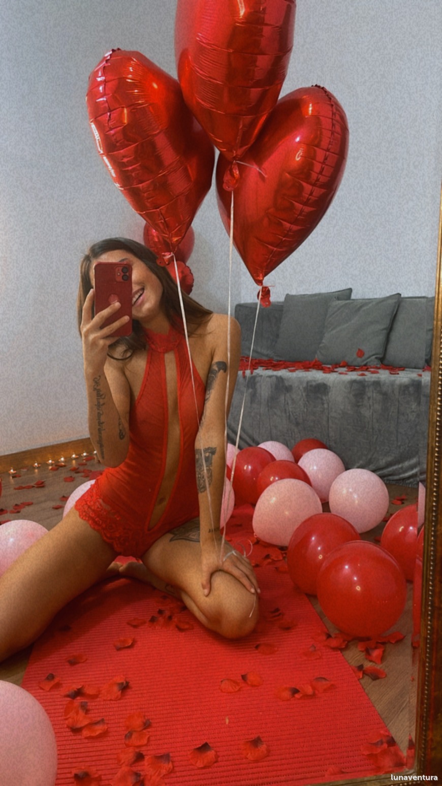 Roses are red, the sky is blue, and my Valentine content is waiting for you ðŸ’– Happy Valentine's Day to all my lovely fans! Come and spend this special day with me on my DMs ðŸ”¥ 1