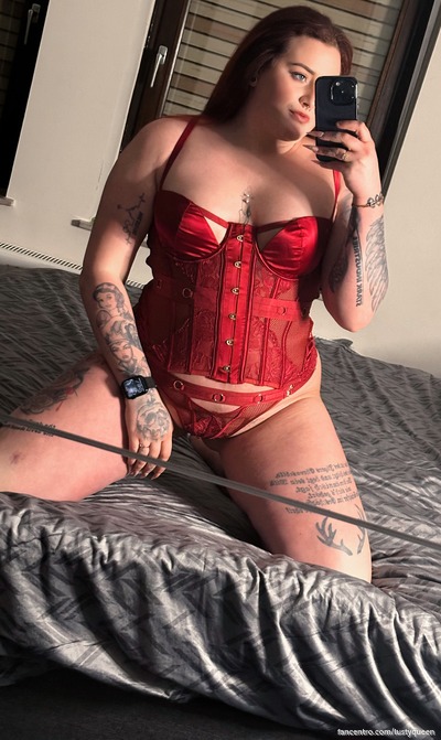 Red lace and a little bit of sin 😈