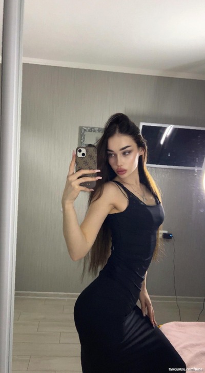 Wil je mijn mooie kontje beetpakken? Ik smacht naar je. 💦😏