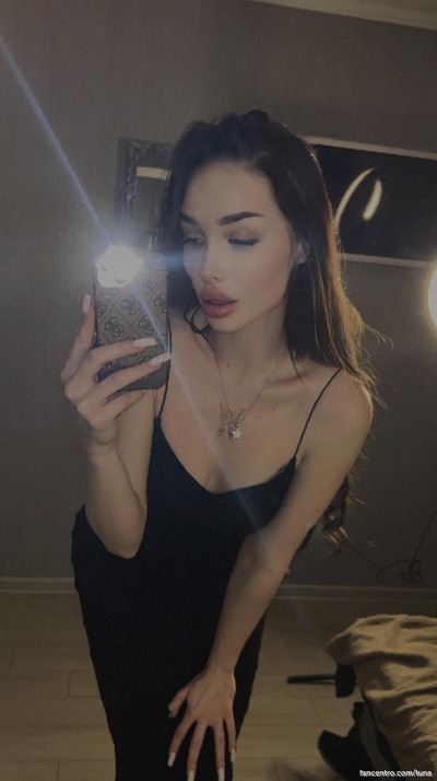 I’m a pretty petite girl, wanna play with my pretty ass? 🍑💋