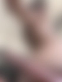 What comes to mind when you see this💋 - post hidden image