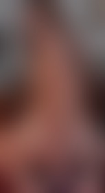 Mijn speeltjes zijn al warm… welke wil je dat ik gebruik? Jij kiest, ik maak het spannend. 🍑💦 - post hidden image
