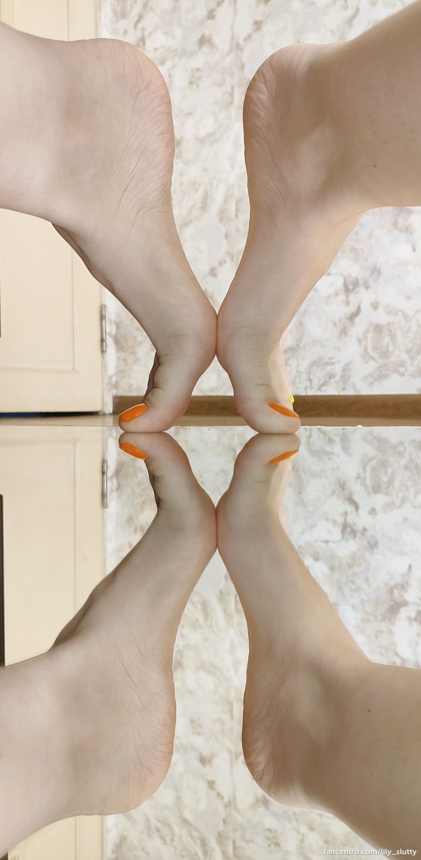 My perfect feet 🧡💛 1