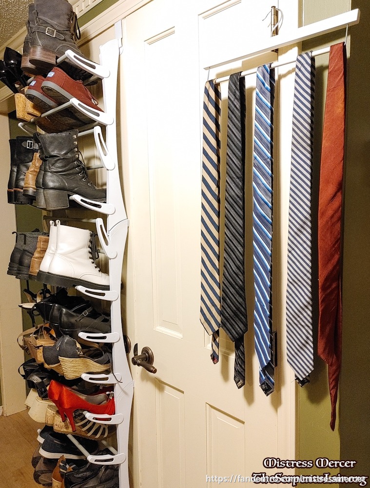 Want to help Daddy pick out a silk tie and shoes for tonight? 1