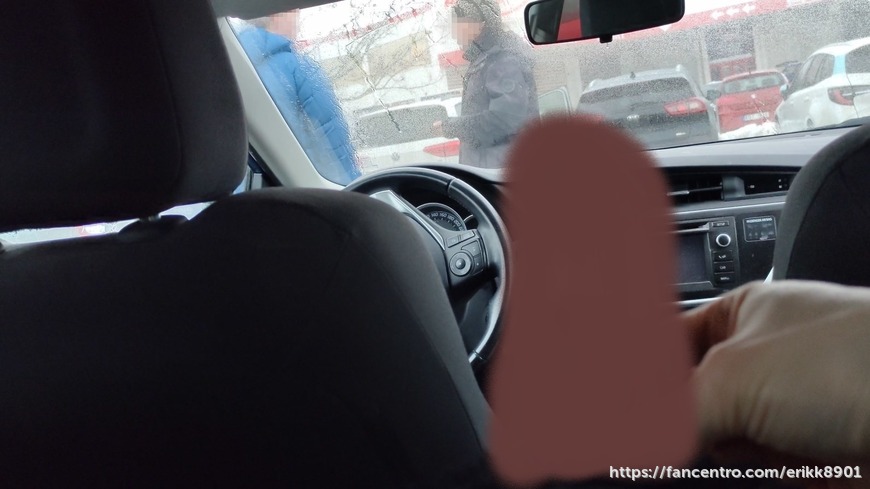 I'm being a slut in my car, flashing and cuming for strangers 1