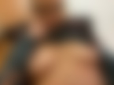 Titties 😈😈 - post hidden image
