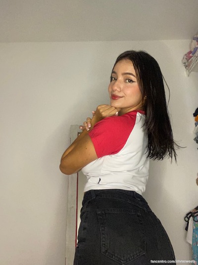 Mijn ronde kont is zo stout, wil je me spanken? 🍑🔥