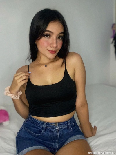 Wil je mijn curvy lichaam neuken? Ik ben zo fucking nat. 🍑😈