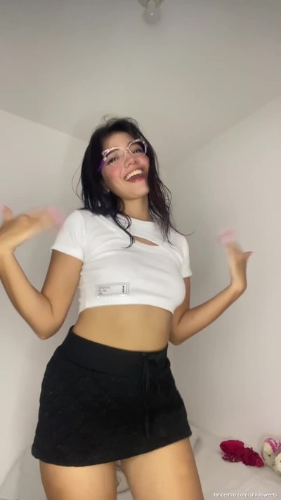 Mijn ronde kont is zo stout, wil je me spanken? 🍑🔥
