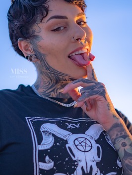 Miss Kay Komodo