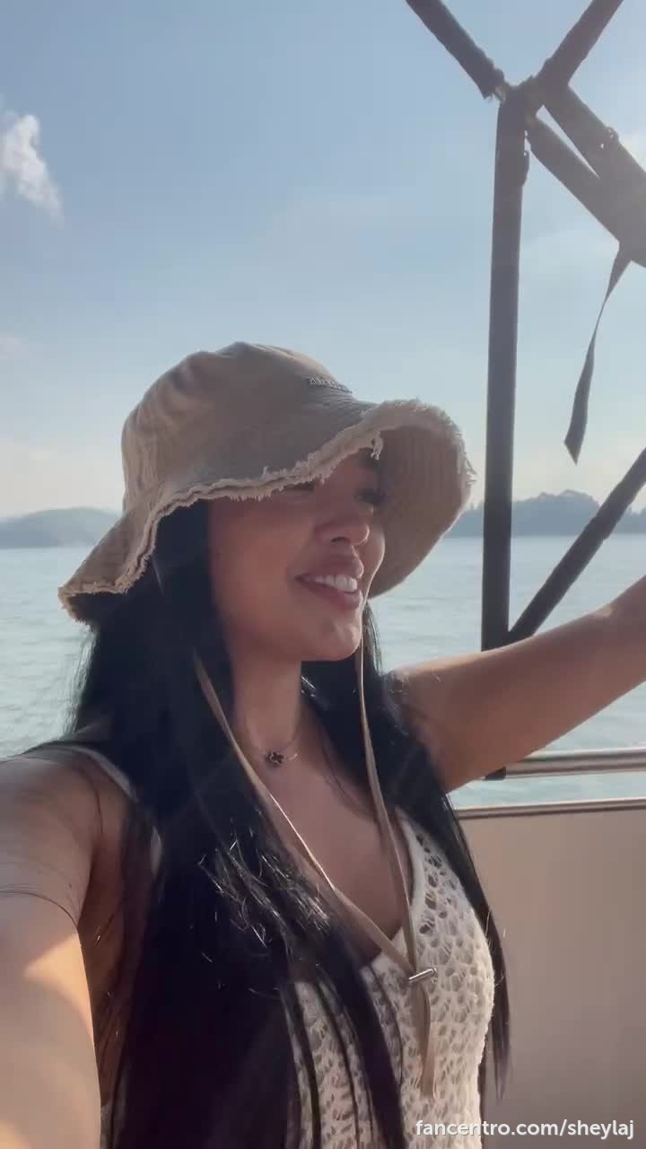 I go crazy when I'm on a boat! 🥂 If we go far out enough, nobody can hear me scream 💦 1foreground