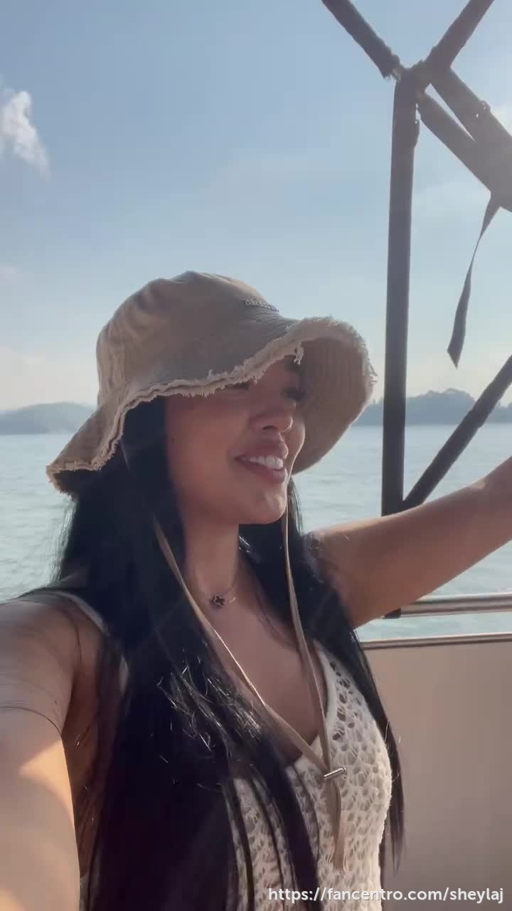 I go crazy when I'm on a boat! 🥂 If we go far out enough, nobody can hear me scream 💦 1foreground