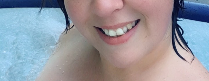 Hornyholly - profile image