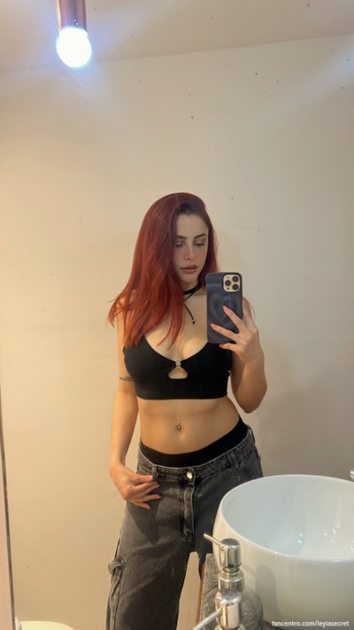 I’m a mystery, but my curves are fucking screaming. 💦😏