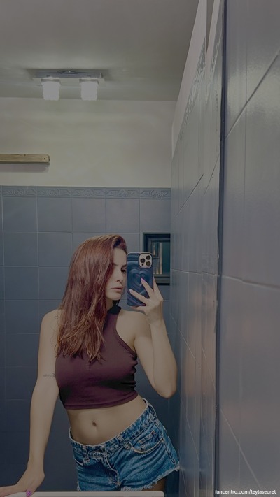 Mijn zachte tieten smachten naar jouw aanraking, laten we vies doen. 🍒💋