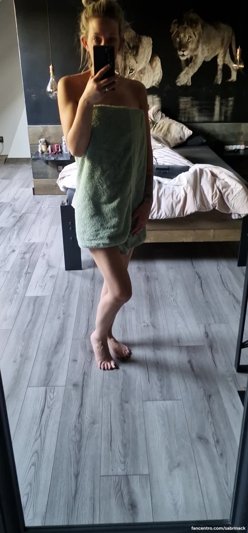 Whoops, I dropped something 😛🥰 1foreground
