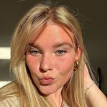 chloe - profile avatar