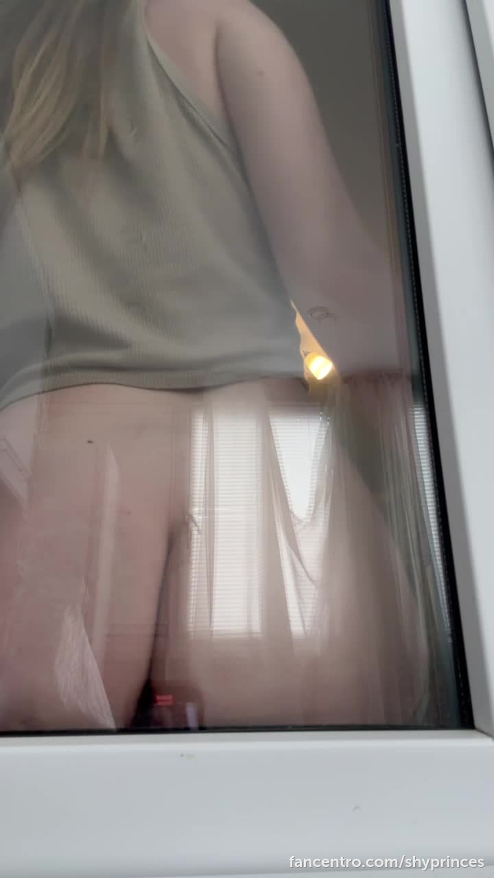 little ass in your window >3 1foreground