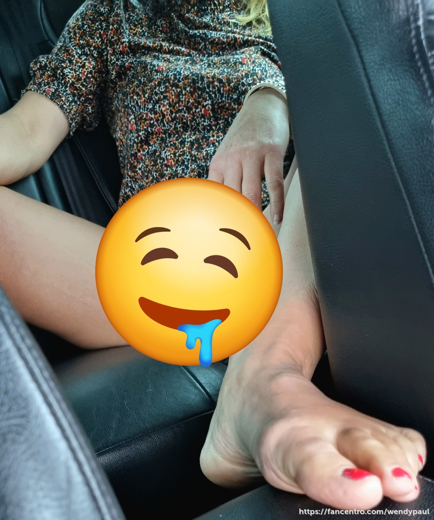 Just chillin' in the car ðŸ¥° 1