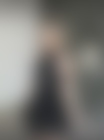 Latex queen. - post hidden image