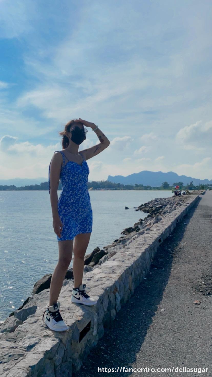 Sunny bicycle day 🌞 near the sea 🌅
