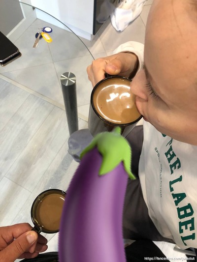 Coffee with dick and cum!💦🍆