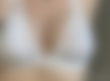 m’n tepels verraden precies hoe heet ik het heb 🥵 Hard nipples en een natte ...... - post hidden image