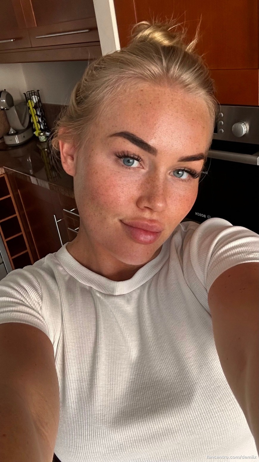 Blond of brunette? 1